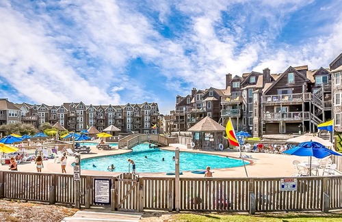 Duck Condo | BIS-Duck Resort - 1BR/1BA - Great Location, Pool, and Beach!