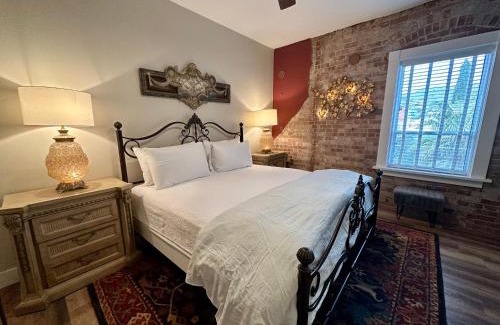 Bisbee Apartment | Bisbee Brownstone Suites