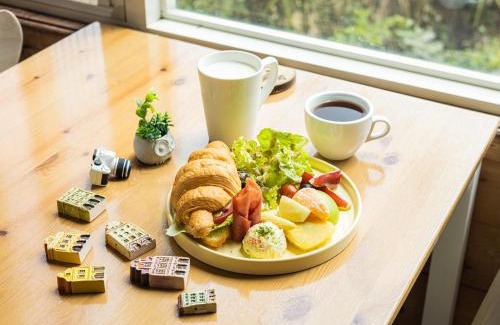 Yuchi Bed & Breakfast | Bishui Shanju Lakeside B&B