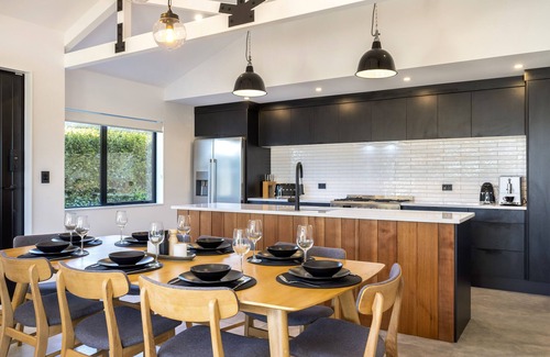 Martinborough House | Black Barn Modern: Luxe Martinborough Escape
