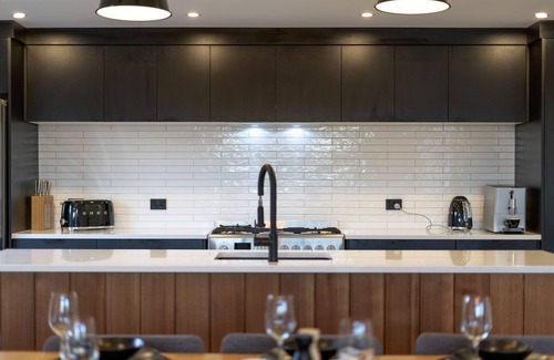 Martinborough House | Black Barn Modern: Luxe Martinborough Escape