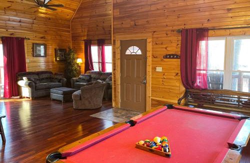 Gatlinburg House | Black Bear Hideaway Cabin