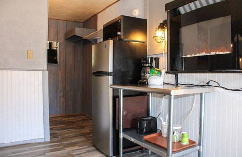 Howard Hotel | Black Bear Lodge 3