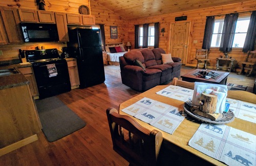 McArthur Cabin | Black Bear Retreat in Hocking Hills minutes from ash cave