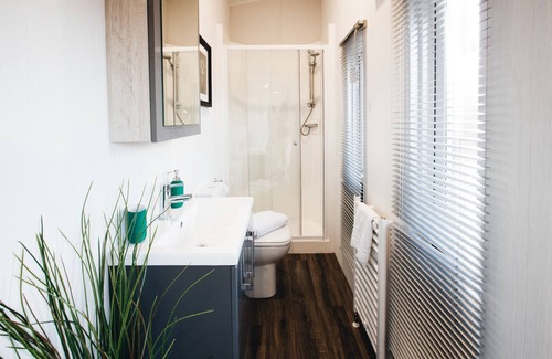 Barmston Cottage | Black Bull 14 - a lodge that sleeps 8 guests in 2 bedrooms
