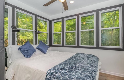 Valparaiso House | Black Cabin Getaway in Woods I Valpo