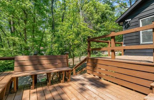 Valparaiso House | Black Cabin Getaway in Woods I Valpo