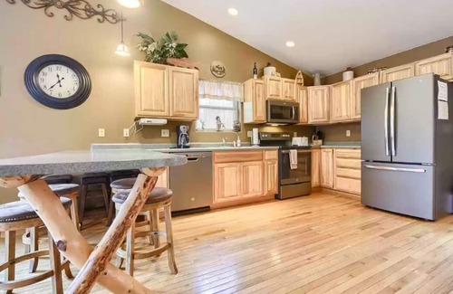 Lead Cabin | Black Hills SD Deadwood, Privacy, Comfort & Convenience with Breathtaking Views