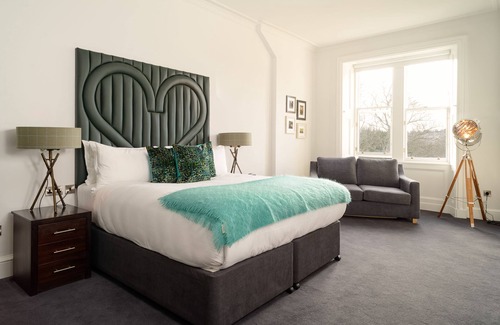 Bruntsfield Hotel | Black Ivy Hotel