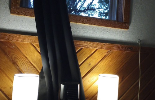 Lampe Cabin | Black Oak TRL family Cabin for 6 (4 min.to BlackOak Ampith)Trees views & privacy
