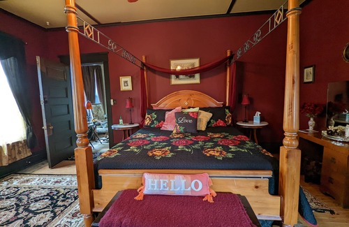 New Castle Bed & Breakfast | Black Orchid Suite