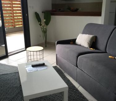 Saint-Paul Apartment | Black Pearl