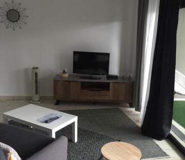 Saint-Paul Apartment | Black Pearl