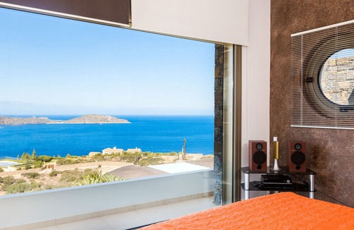 Kounelion Villa | Black Pearl Villa by Fantasia Villas