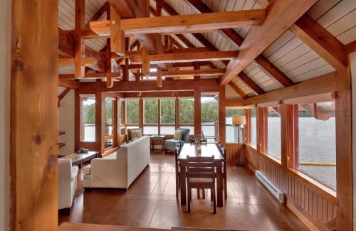 Ucluelet Apartment | Black Rock Landing