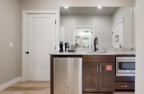 Park City Hotel | Black Rock Mountain Resort - Dog Friendly