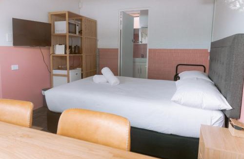 Swansea Hotel | Black Swan Waterfront Motel
