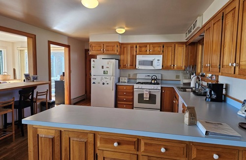 Stonington House | Black Swan- Well-kept Intown Home with Ocean Views