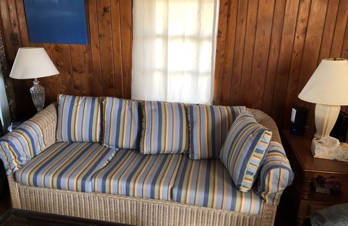 Kitty Hawk Cottage | BlackBeard's Retreat - Historic and Pet Friendly by RedAwning