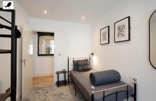 Blackpool Town Center Apartment | Blackbird Accommodation and Luxury Apartments room 12