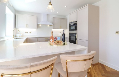 Morfa Bychan Cottage | BLACKROCK GEM, pet friendly, country holiday cottage in Morfa Bychan