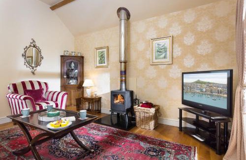 Brierley Hill House | Blacksmiths Cottage