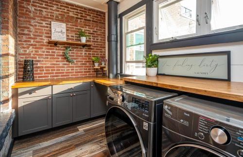 Port Clinton Apartment | Blame Jaime - downtown, the heart of all the fun!