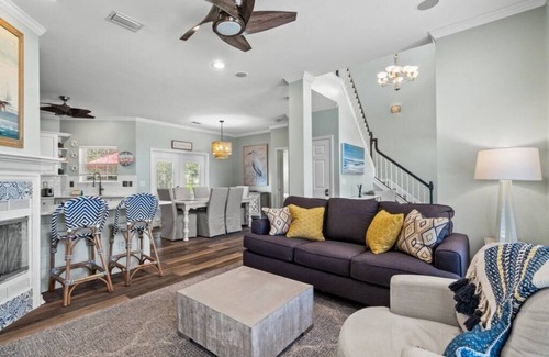 Avalon Beach Estates House | Blanc Bao with Tennis and Large Pool