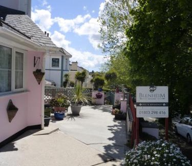 Torquay City Centre Bed & Breakfast | Blenheim House