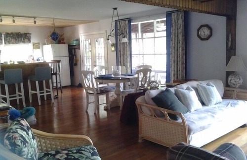 Colonial Beach House | Bleu Bayou Cottage - Waterfront Beach-Magnificent Views! Close to DC & Richmond