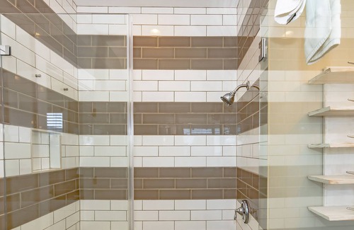 Flora's Bluff House | Bleu Fin Cottage