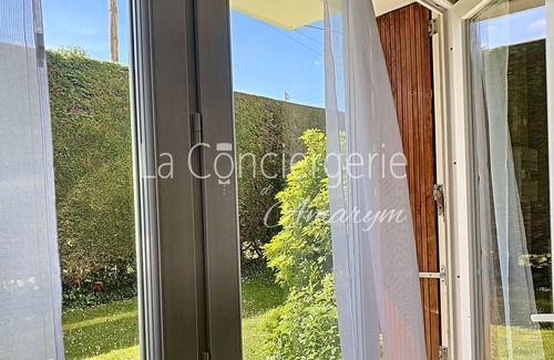 Eu Apartment | Bleu soleil, joli studio rez-de-chaussée à EU