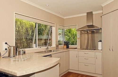 Whangamata Cottage | Bliss by the Beach - Whangamata Holiday Home