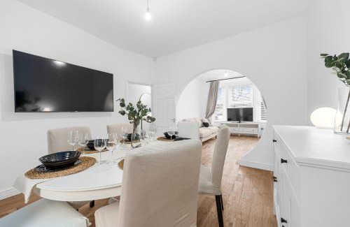 Trafford House | Blissful Breaks Near Old Trafford Stadium