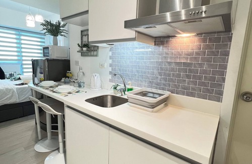 San Fernando Condo | Blissful Haven at Azure North w/ Big TV Netflix Washer Wifi Bed & Sofabed