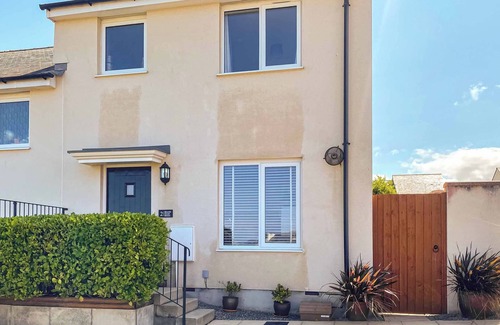 Perranporth Cottage | Blissful Ocean Breeze