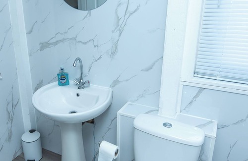 Northampton House | Blissful stays 3 bedroom home