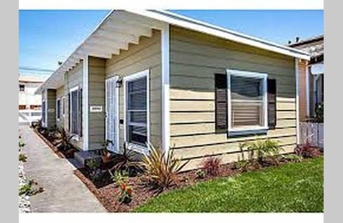 Ocean Beach Cottage | Blocks to the beach! Ocean Beach Oasis!