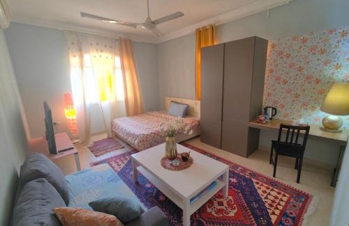 Al Ghubrah Ash Shamaliyyah Apartment | Bloom Flat