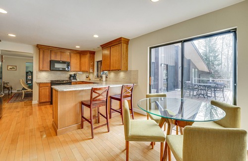 Bloomfield Hills House | Bloomfield Retreat w/Pool: 6 Mi to Riverside Park