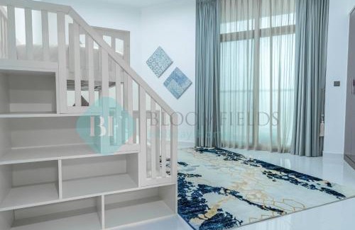 Dubai Apartment | Bloomfields Modern 2br In Arabian Gate