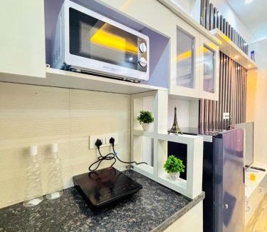 Greater Noida Bed & Breakfast | Blooming BNB