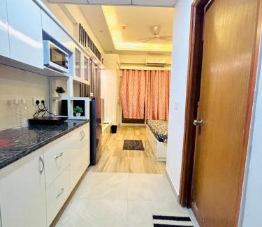 Greater Noida Bed & Breakfast | Blooming BNB
