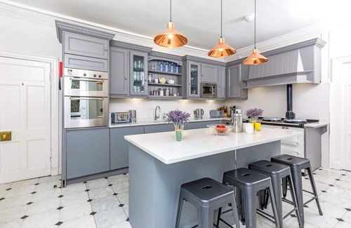 Drylaw Villa | Blossom Mansion - Ten Bedroom Villa, Sleeps 24