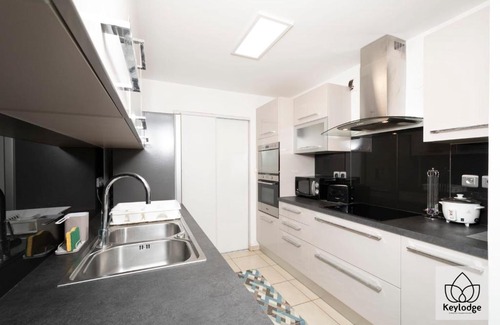 Sainte-Clotilde Apartment | Blue 3étoiles - 45m2, Rénové à 10min de l'aéroport
