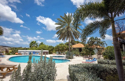 Punda House | Blue Bay Hideaway - Just Steps from the Beach