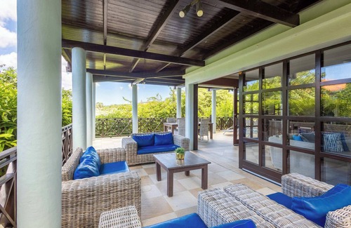 Punda House | Blue Bay Hideaway - Just Steps from the Beach