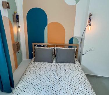 Ermoupoli Hotel | Blue Bergamote - Pop Culture Suite