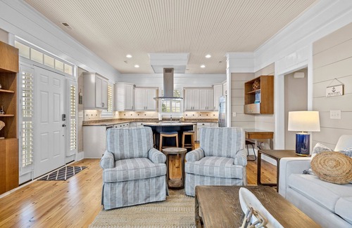 Morehead City Condo | Blue Bowline - Beaufort Convenience, Boat and Pet Friendly!
