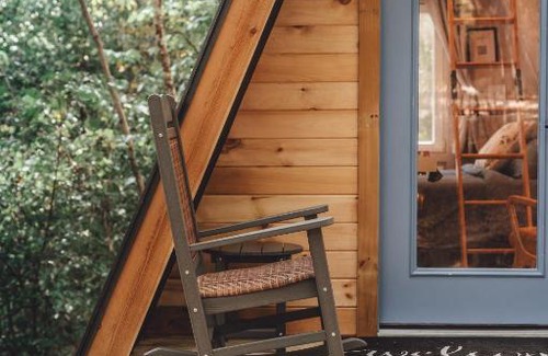 Rockbridge Apartment | Blue Brambler Glamping A-Frame
